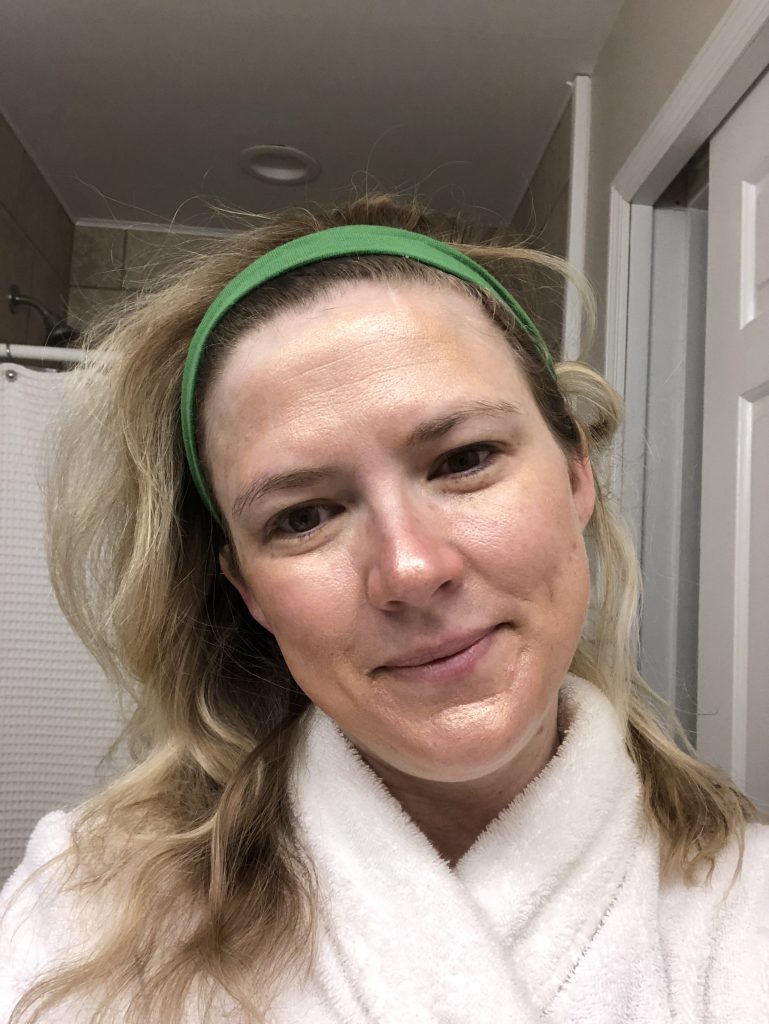 Emily from Emmy Lou Styles shares the benefits of the EVER Skin Glowify mask. 
